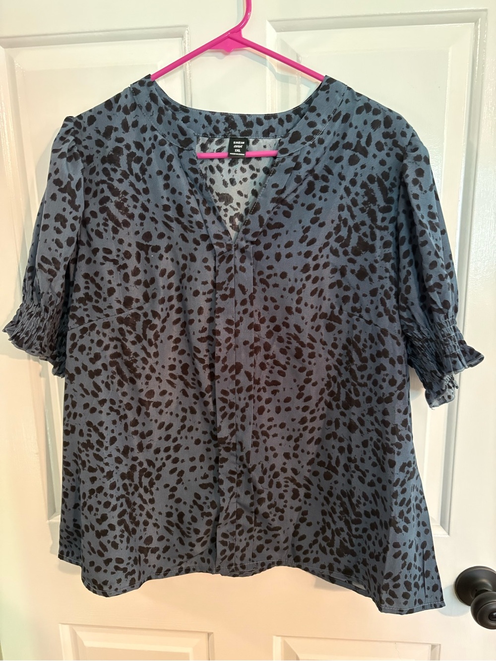 SHEIN Blue and Black Leopard Print V-Neck Short Sleeve Blouse